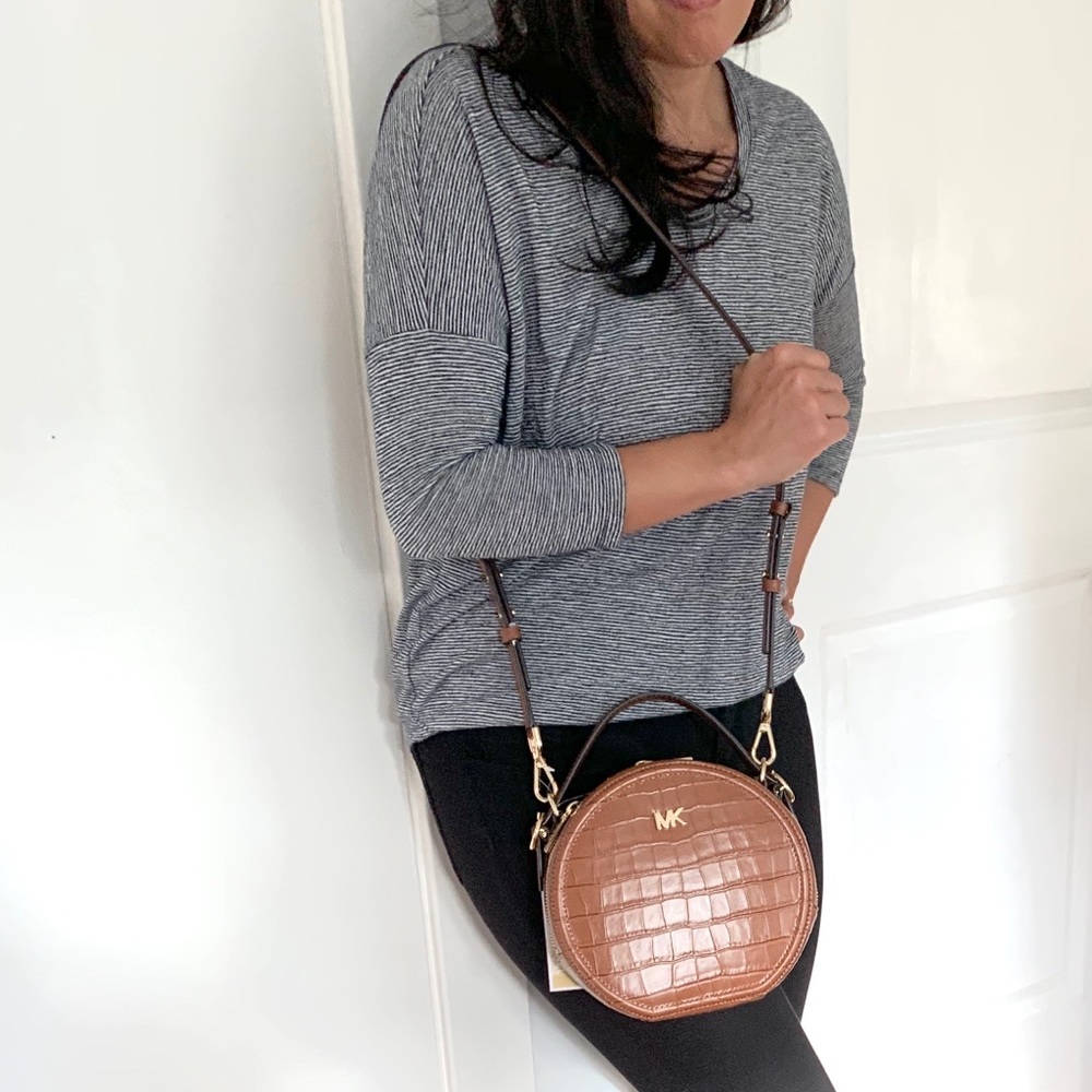 NWT authentic MK croc leather canteen crossbody - Picture 3 of 9